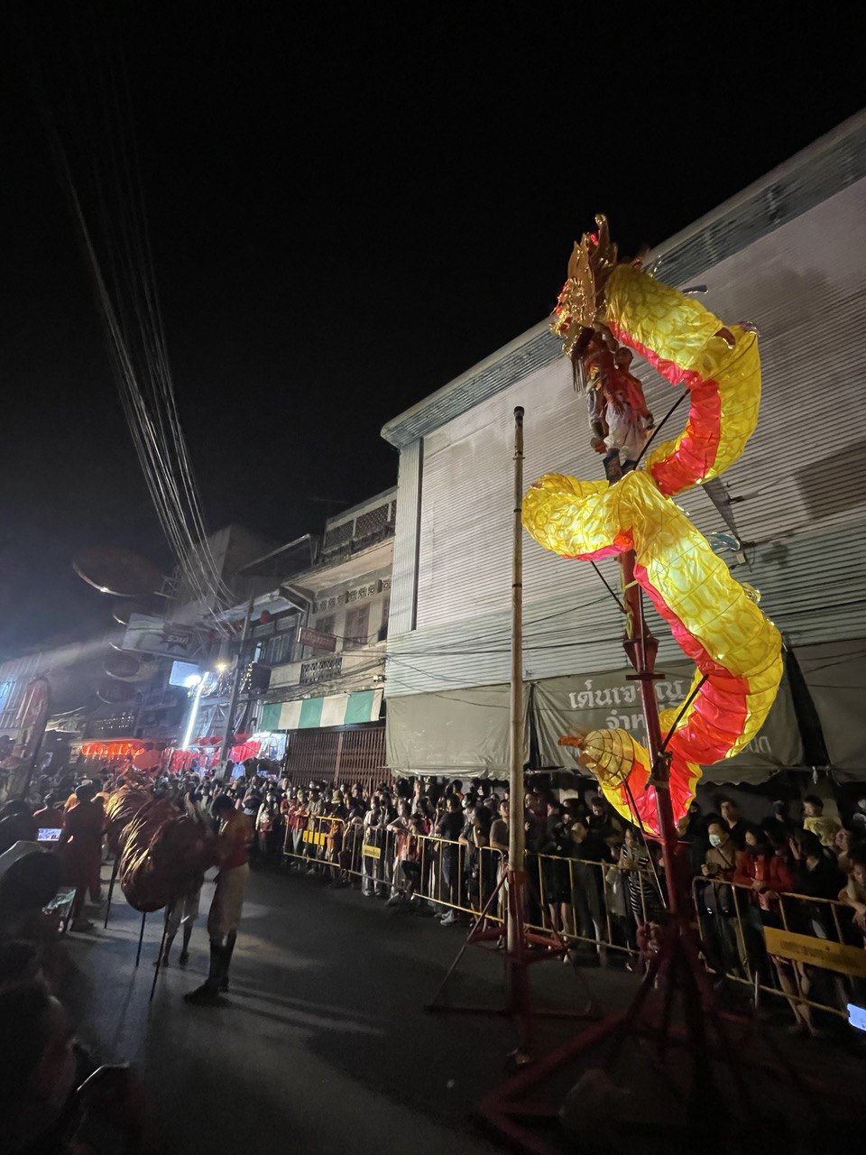 Chiang Mai, dragon dancing and exploding kiddies